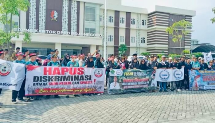 Tuntut Kesetaraan Status, Ratusan Guru Swasta dan Madrasah Bojonegoro Serbu Jakarta