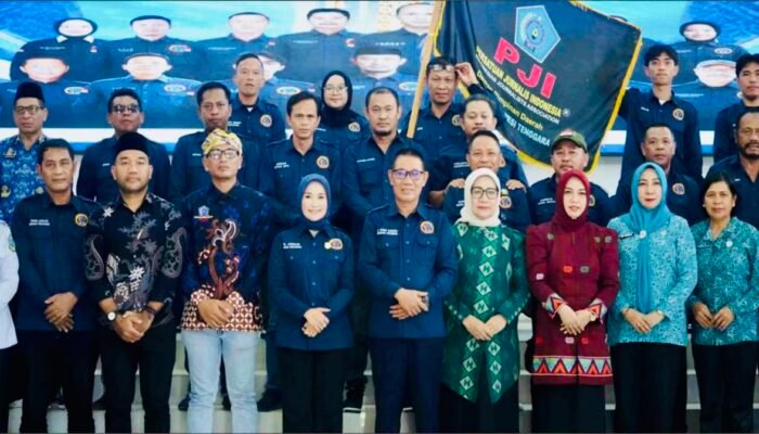 Pengukuhan PJI Kolaka Timur, Plt Bupati Berharap Pers Jadi Mitra Strategis Daerah