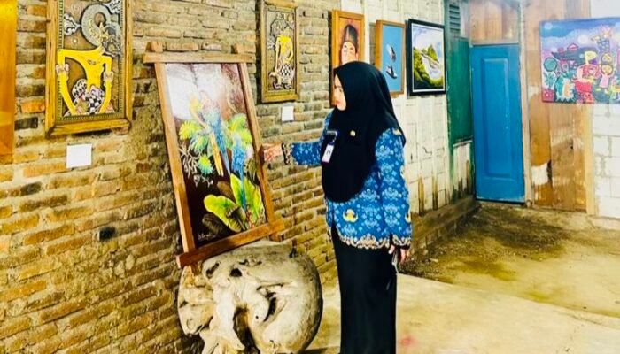 50 Anak Disabilitas Bojonegoro Unjuk Karya di Pameran Seni