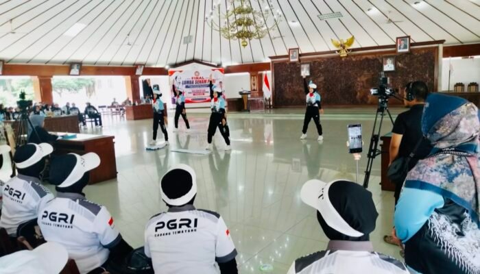 Final Lomba Senam PGRI Bojonegoro Jadi Ajang Unjuk Kreativitas Guru Perempuan