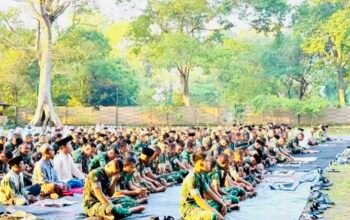 Perkuat Sinergitas, Personel Yonif TP 885/Belibis Putih dan Warga Dander Gelar Sholat Idul Adha Bersama