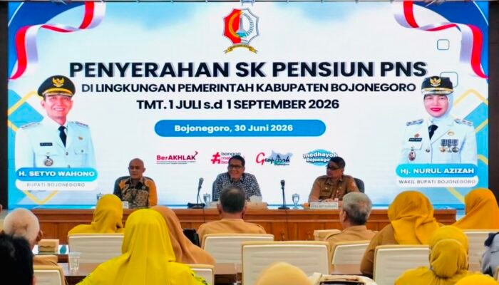 Lulus Mengabdi, 113 PNS Bojonegoro Terima SK Pensiun