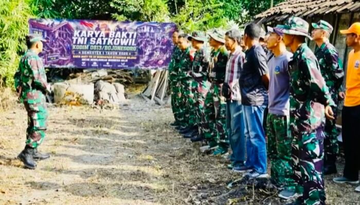 Kodim Bojonegoro Bedah Rumah Warga Tak Layak Huni di Dander