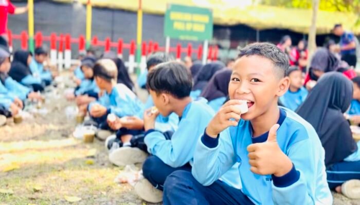 Siswa SDN Ngorogunung 2 Kunjungi Yonif 885 Bojonegoro