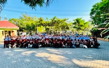 Sosialisasi Pelestarian Kesenian Gembrung oleh KKN-TK Kelompok 20 Universitas Bojonegoro di SDN Meduri 3