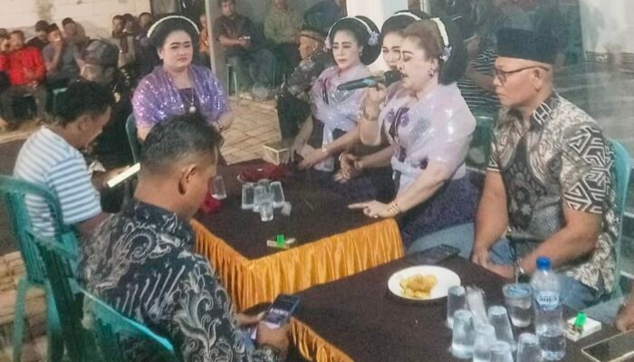 Sedekah Bumi Kepohkidul Bojonegoro Diramaikan Langen Tayub