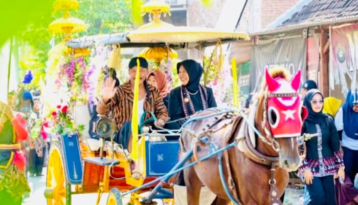 Wabup Nurul Azizah Lepas Kirab Pusaka Ki Andong Sari Bojonegoro