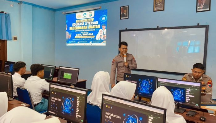 Polres Bojonegoro Ajak Pelajar SMAN 1 Bijak Gunakan AI