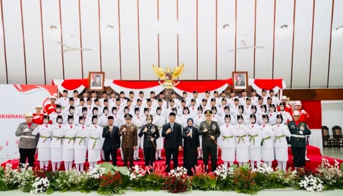Setyo Wahono Kukuhkan 72 Anggota Paskibraka Bojonegoro 2026