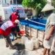 PMI dan BPBD Bojonegoro Salurkan Bantuan Air Bersih ke Desa Deru dan Kayulemah
