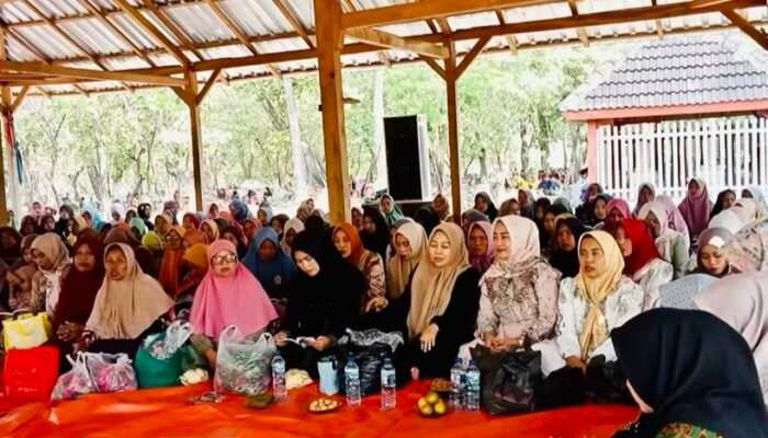 Pesan Wakil Ketua DPRD Hj Mitro’atin di Haul Mbah Mo Sari Bojonegoro
