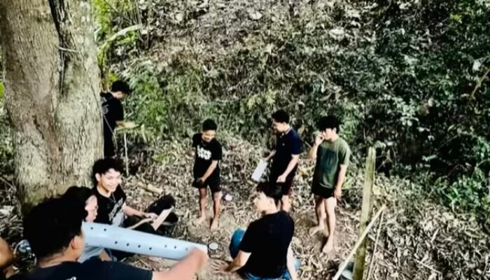 Jaga Ketersediaan Air Bersih, Mahasiswa KKN-TK Unigoro Pasang Biopori di Desa Meduri