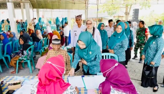 Atasi Stunting dan ATS, TP PKK Bojonegoro Gelar Kunjungan Terpadu di Ngambon