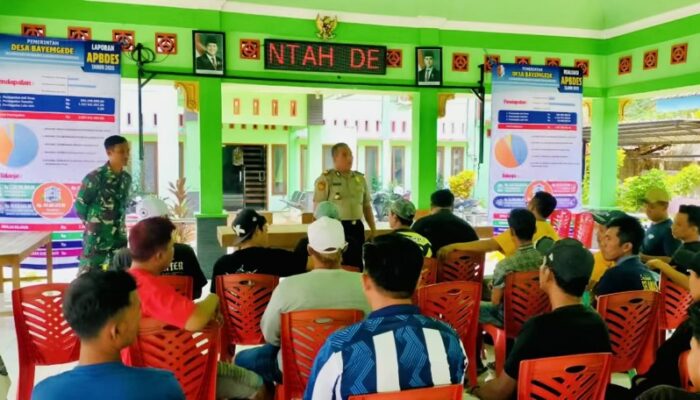 Polsek Kepohbaru Kawal Audiensi Warga dan Pemdes Bayemgede Berjalan Kondusif