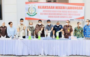 Kejari Lamongan Musnahkan Ratusan Gram Narkoba dan Sajam
