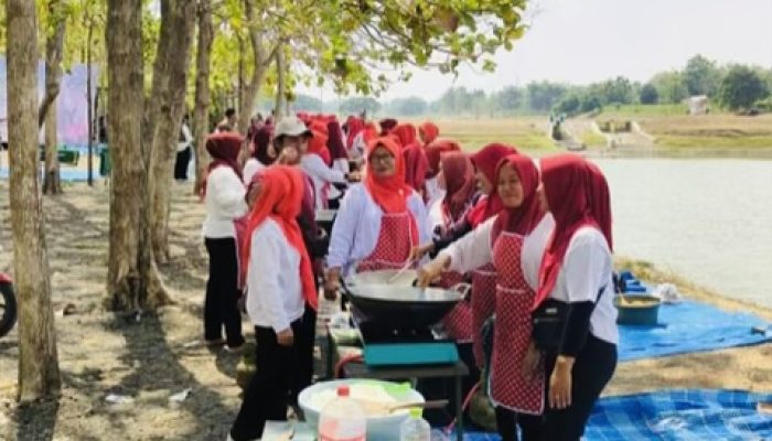 Seru! Warga Ngradin Bojonegoro Rayakan HUT RI dengan Lomba Masak Nasi Goreng
