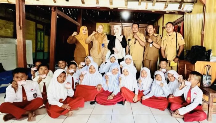 Layanan KIA Gratis di Purwosari Bojonegoro Datangi Sekolah