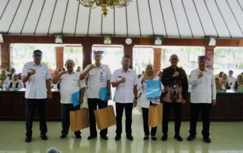 76 ASN Pemkab Bojonegoro Terima SK Pensiun, Bupati Setyo Wahono Minta Tetap Berkontribusi