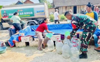 Kodim Bojonegoro Salurkan 864 Ribu Liter Air Bersih ke Desa Terdampak Kekeringan