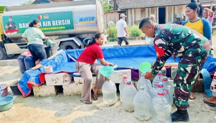 Kodim Bojonegoro Salurkan 864 Ribu Liter Air Bersih ke Desa Terdampak Kekeringan