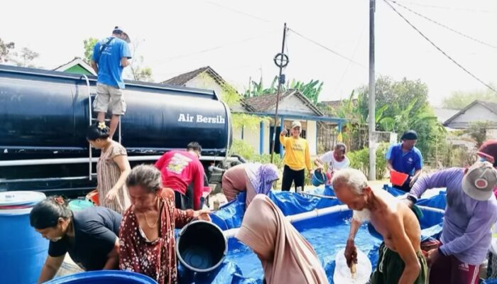 Madani Indonesia Tour & Travel Gelar Bantuan Air Bersih di Desa Sumberjokidul Bojonegoro