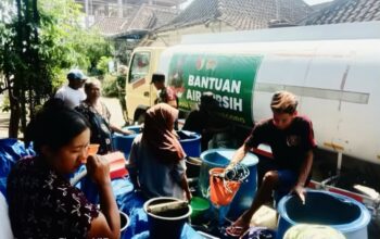 Kodim 0813 Pasok Air Bersih untuk Warga Kedungdowo Bojonegoro