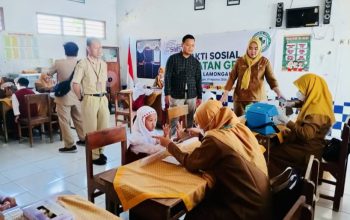 SMSI Lamongan Kampanye Air Putih dan Cek Kesehatan Gratis di SDN Laladan