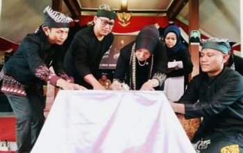 Kisah Batik Obor Sewu Bojonegoro: Dari Budaya Samin Jadi Seragam ASN