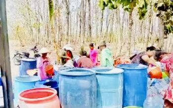 Brigif TP 33 dan SMPN 5 Bojonegoro Salurkan Air Bersih di Ngasem