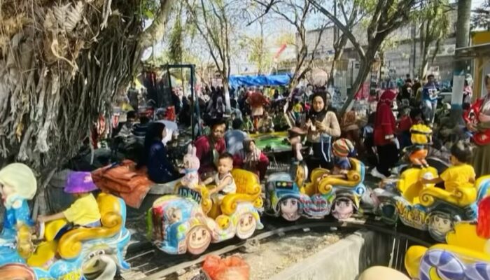 Jalan Sehat Hari Santri Drokilo Bojonegoro Sukses Dongkrak Ekonomi PKL