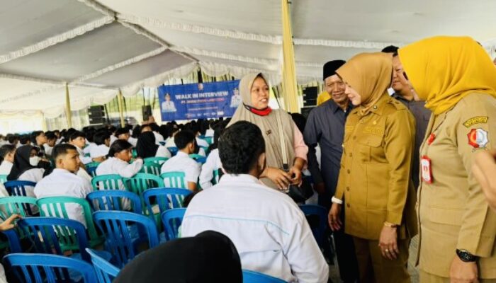 Ribuan Pelamar Padati Seleksi Kerja PT Shou Fong Lastindo Bojonegoro