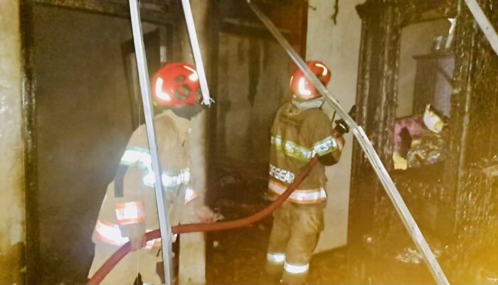 Korsleting Listrik Picu Kebakaran di Dander Bojonegoro