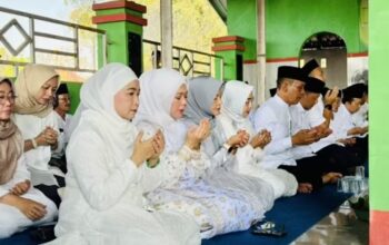 Peringati Hari Jadi Bojonegoro ke-349, Bupati dan Wabup Ziarah Makam Leluhur