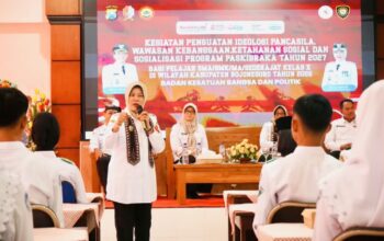 Wabup Bojonegoro Buka Pembekalan Wawasan Kebangsaan SMKN 1