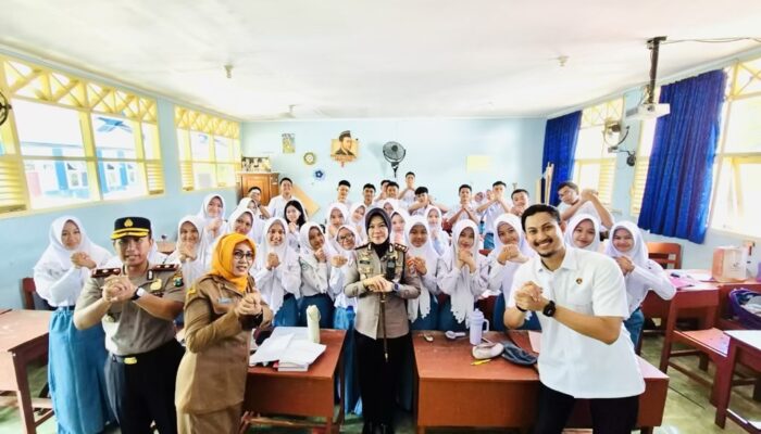 Polres Bojonegoro Gelar Polisi Peduli Pendidikan di SMAN 1