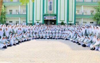 Program Polisi Peduli Pendidikan, Kapolres Bojonegoro Sapa Santri Al-Fatimah