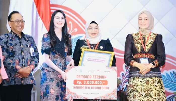Dekranasda Bojonegoro Sabet Penghargaan Pembina Terbaik se-Jawa Timur